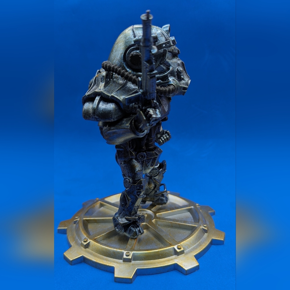 Fallout Power Armor Figure - Picture 4 of 6